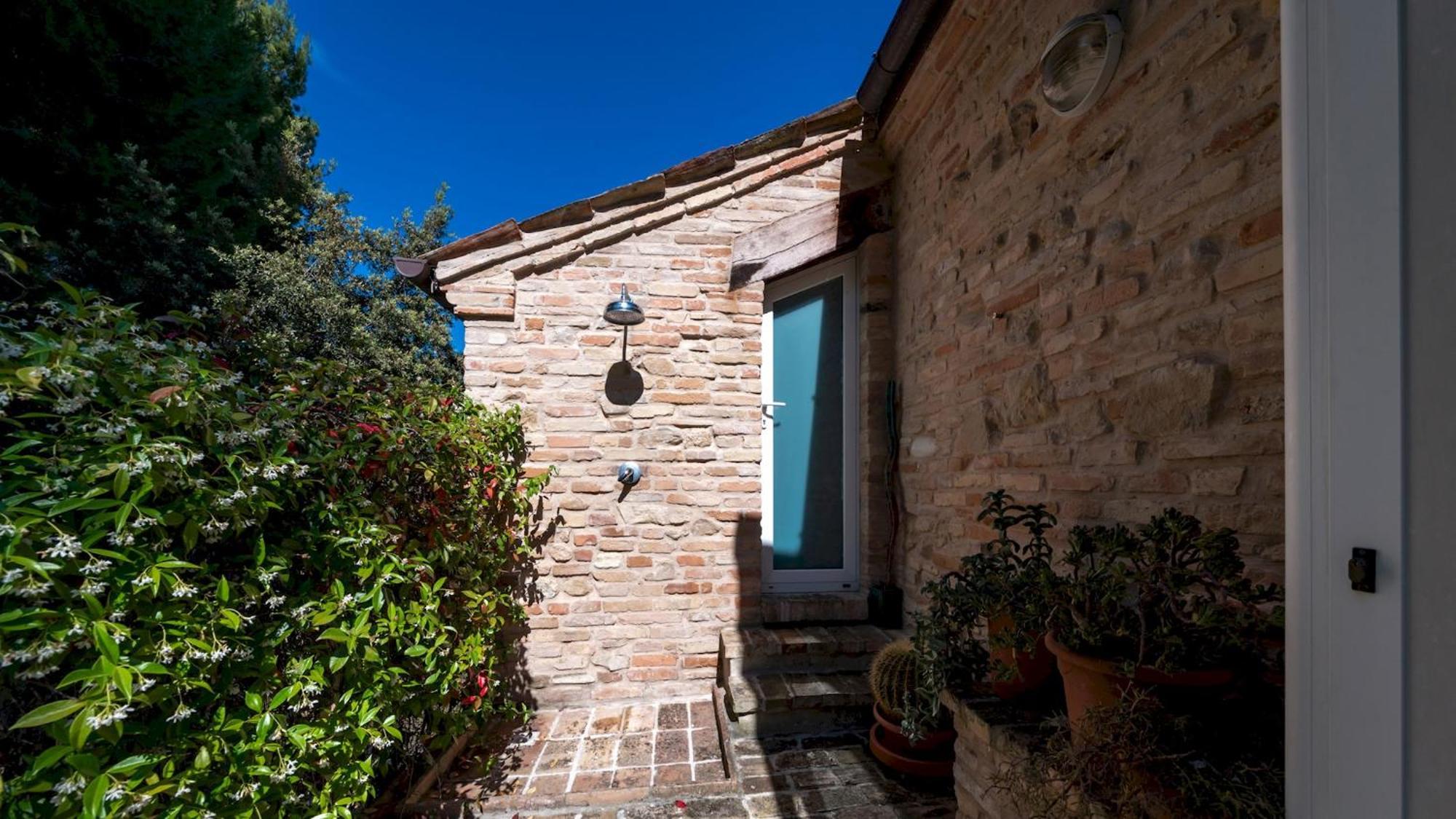 Casa Cantagallo 4&4, Emma Villas フェルモ エクステリア 写真